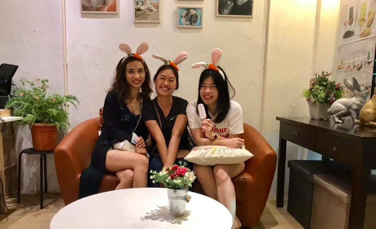 Rabbitat Hostel Bangkok Bagian luar foto