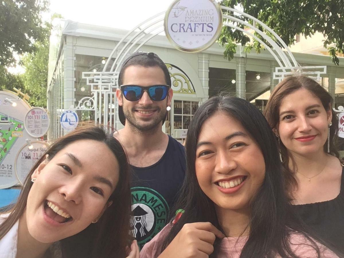 Rabbitat Hostel Bangkok Bagian luar foto