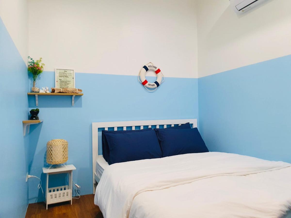 Rabbitat Hostel Bangkok Bagian luar foto